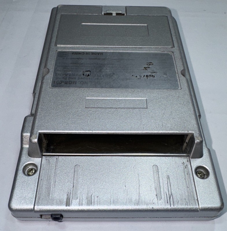 Nintendo Game Boy Pocket MGB-001 SILVER Console w/ Pit Fighter & Battery Door gallery