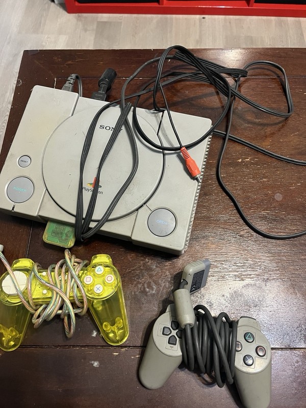 playstation 1 Console Bundle With 29 games (see Photo For Game Titles )