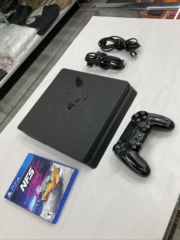 PS4 Slim CUH-2215B Bundle – 1 Controller, Power & HDMI, 1 Games – Tested