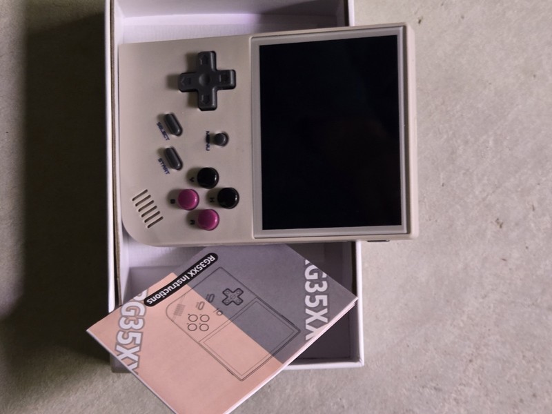 RG35xx handheld game console