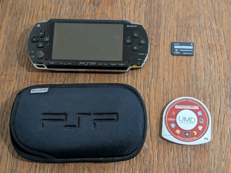 Sony PlayStation PSP PCH-1001 Handheld Game System Black – PARTS ONLY