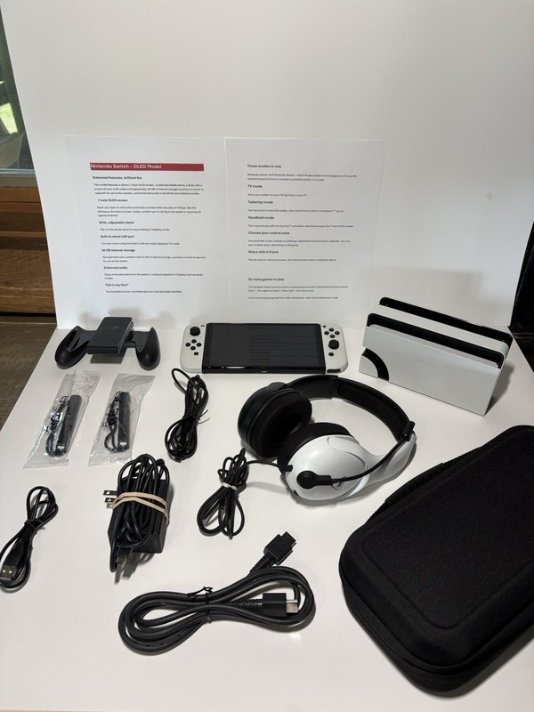 Nintendo Switch OLED Model Console Bundle White/Black Joy-Con Dock Case