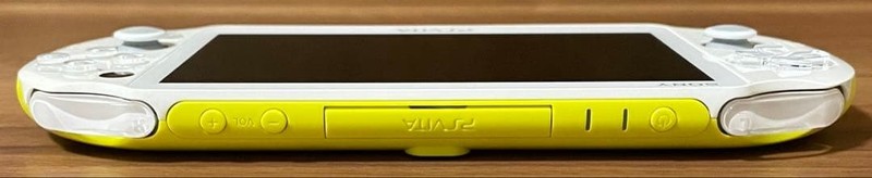 PS Vita Lime Green White PCH 2000ZA13 gallery