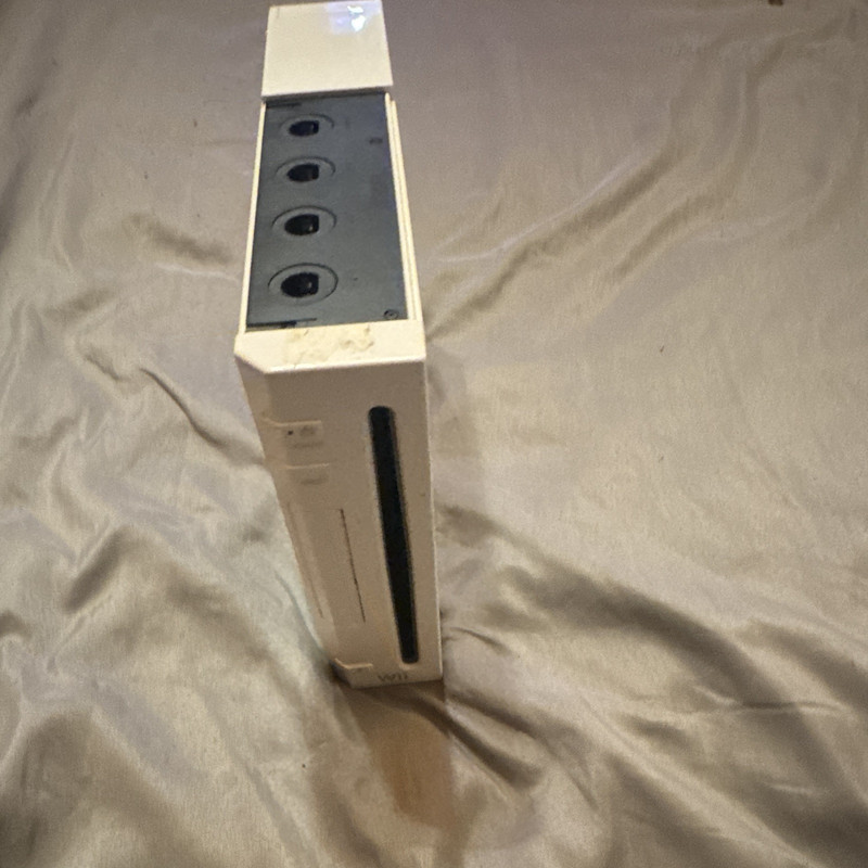 Nintendo Wii RVL-001 White Console Bundle Remote Nunchuk Sensor Bar Wi-Fi 480p