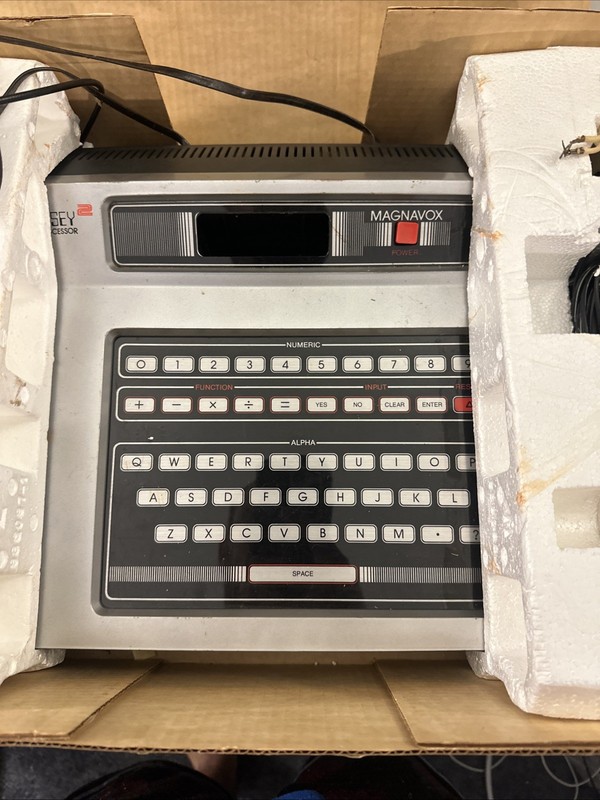 Magnavox Odyssey 2 + ORIGINAL BOX + 7 Games BUNDLE TESTED gallery