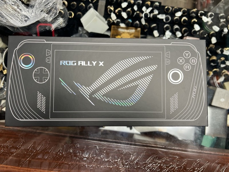 (Complete) ASUS ROG Ally x RC72LA Handheld Console AMD Z1 Extreme 1TB SSD, 24GB