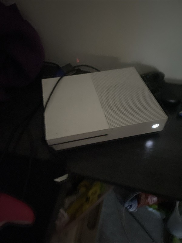 xbox series s, gaming setup, steel series headset, 144hz monitor