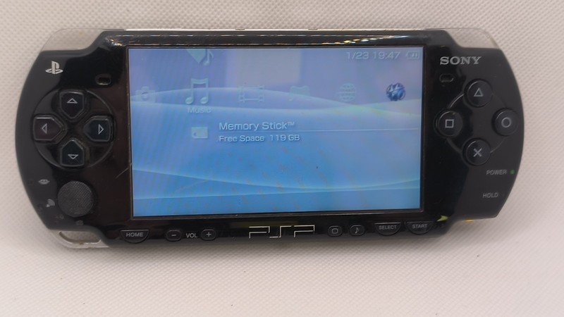 Sony PSP 2001 Black ARK4 + 128gb + New Battery + New Charger Preloaded