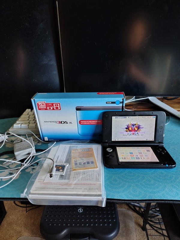 Nintendo 3DS XL Complete in Box