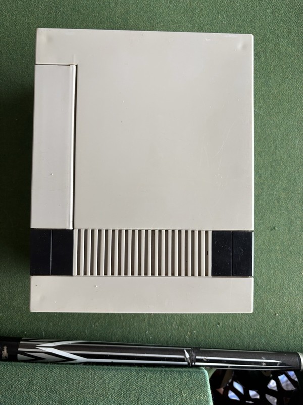 Original Nintendo NES Console and One Controller (UNTESTED) gallery