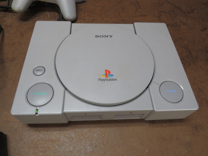 Sony PlayStation 1 PS1 Console SCPH-9001 NTSC-U/C Gray Memory Card Slot UNTESTED gallery