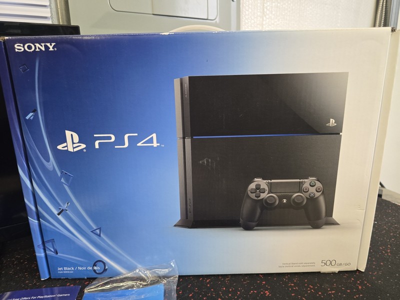 Sony PlayStation 4 500GB Jet Black Console + 2 Controllers & Original Box PS4 gallery