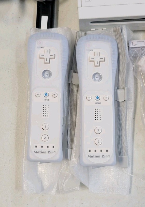 Nintendo Wii Console- 1 YEAR WARRANTY- Gamecube Compatible- 2 Motion Plus Contrs gallery