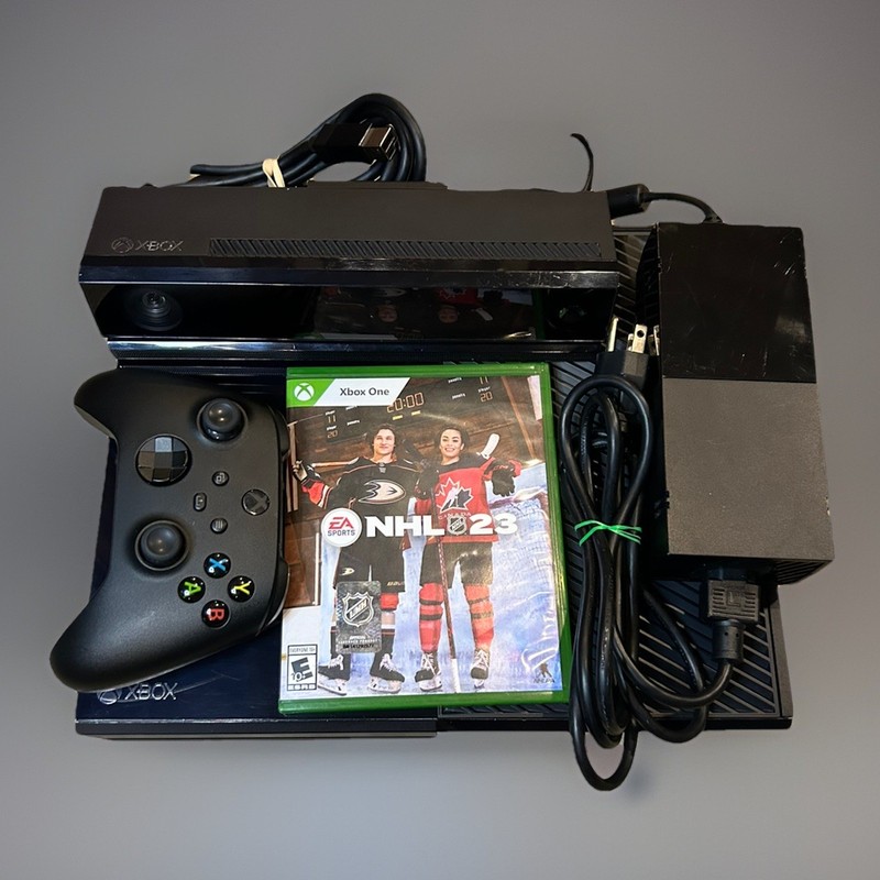 Xbox One 500GB Console Bundle w/Controller, Kinect, Power & HDMI, 2 Games TESTED