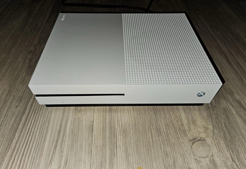 Microsoft Xbox One S 1TB Console – White (Working)