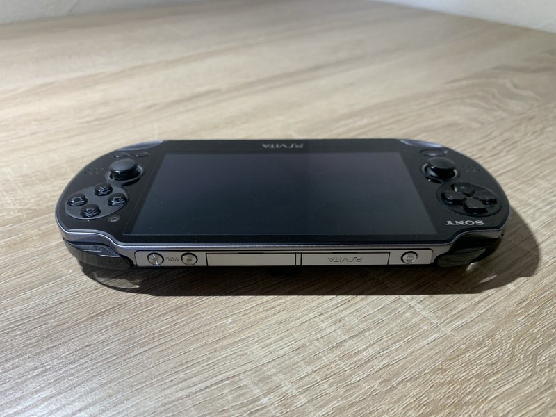 0935 Sony PlayStation PS Vita PCH-1100 Crystal Black Very Good TESTED gallery