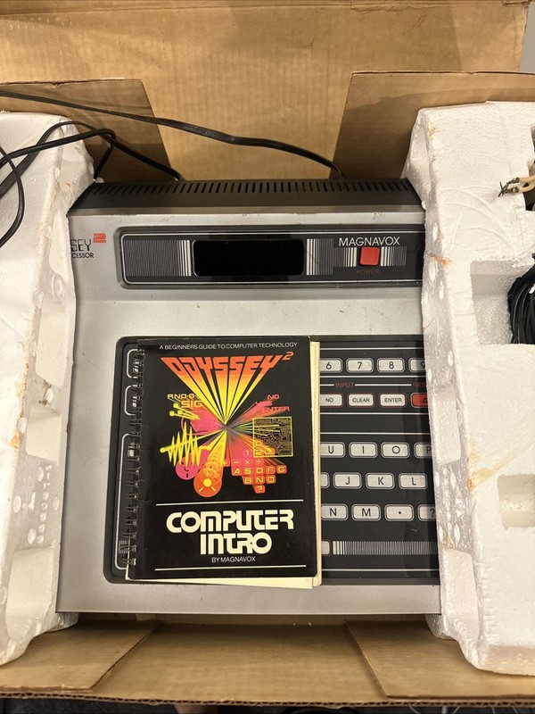 Magnavox Odyssey 2 + ORIGINAL BOX + 7 Games BUNDLE TESTED gallery