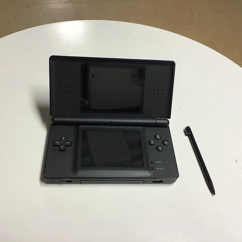 Nintendo DS Lite Handheld System gallery