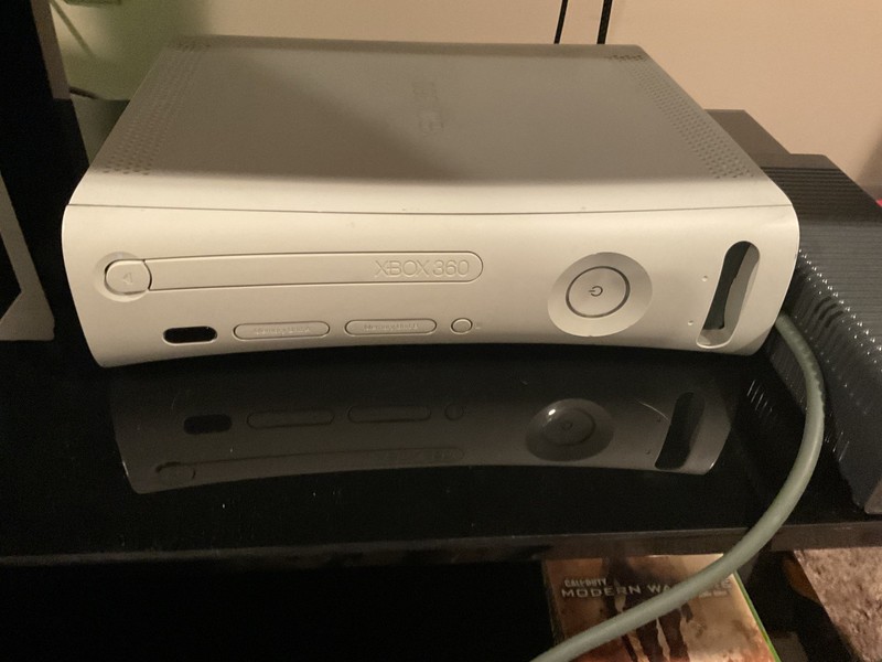 xbox 360 red ring of death (FOR PARTS)