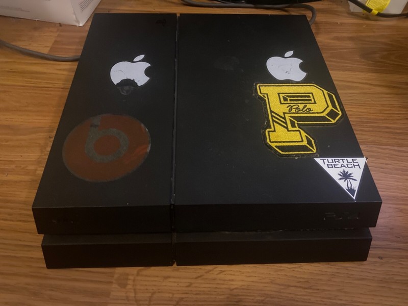 ps4 console with 7 games and no controllers