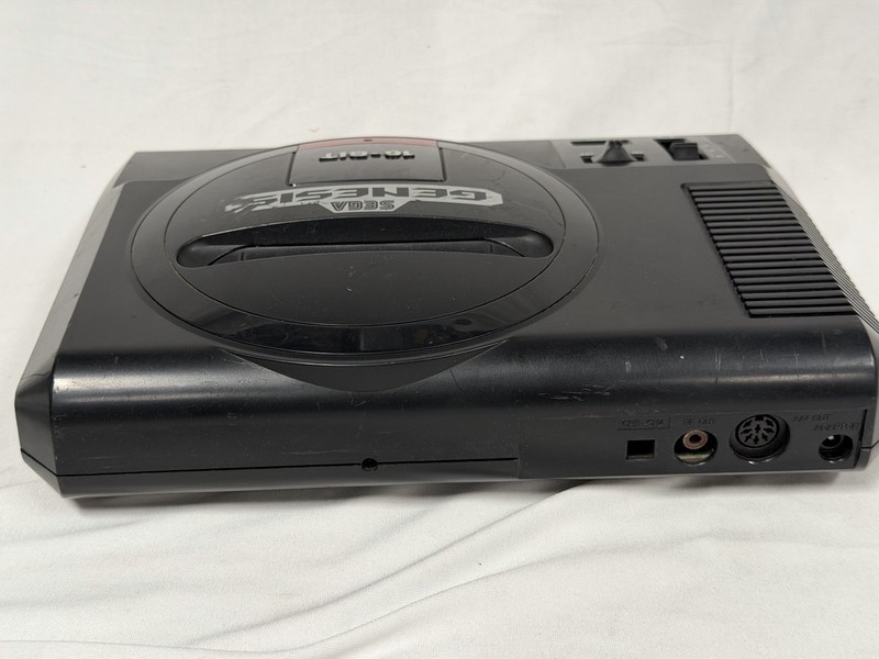 Sega Genesis Model 1601 Gen 1 Console System Bundle - Tested and Works gallery