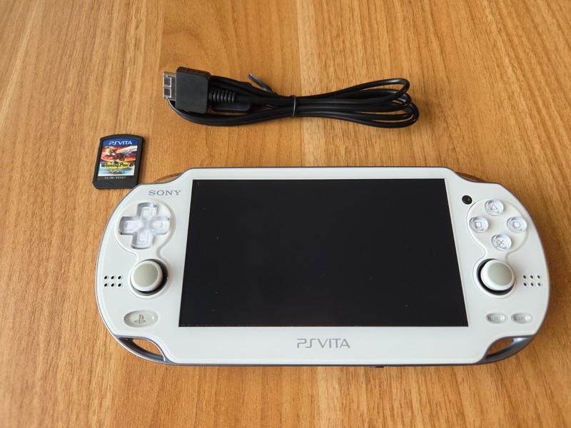 SONY PS Vita PCH-1000 Crystal white W/ Charger