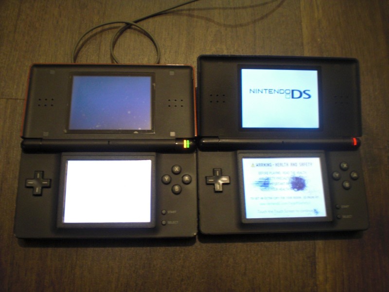 BROKEN Nintendo DS Lite Red Blue Console System Plays DS GBA READ SCREEN DAMAGE gallery