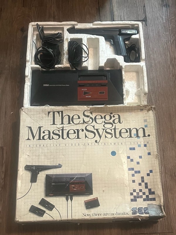 Vintage Sega Master System Power Base Console with Light Phaser and Original Box