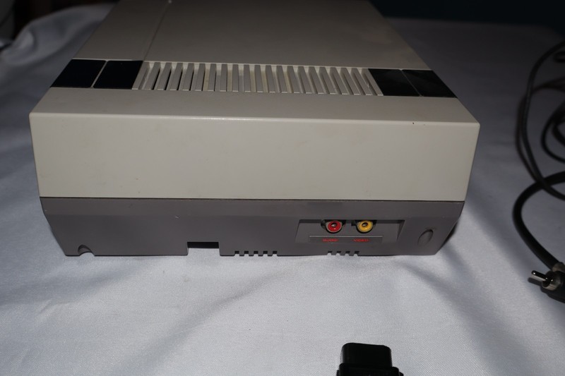Nintendo NES Console 2 controllers A/V cord On Red Blinking Light Repair Parts gallery