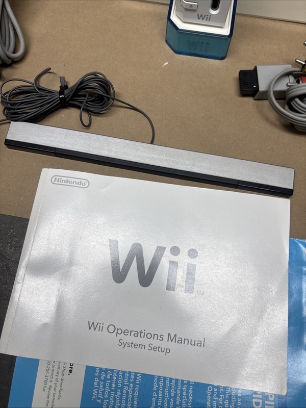 Nintendo Wii RVL-001 White - Console Only Tested Works Charger, Manuals gallery