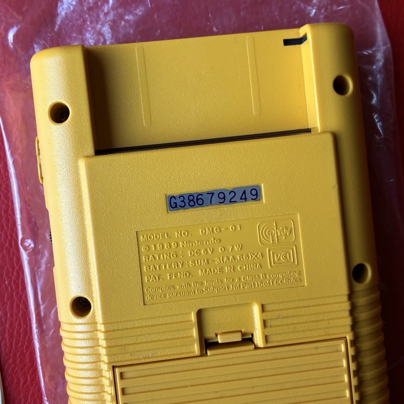 Original Nintendo Gameboy (Yellow) DMG-S-YA - Boxed w/ Matching Serial # gallery