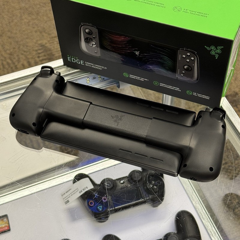 Razer Edge Handheld Gaming Tablet WiFi Razer V2 Pro Kishi Controllers W/ Box gallery