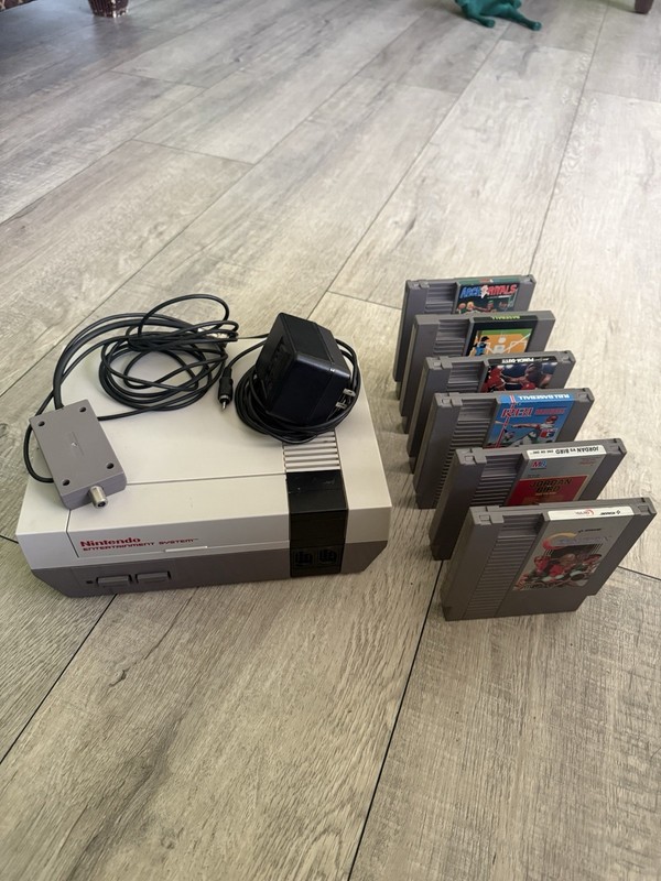Nintendo Entertainment System Console With 6 Games Working Perfectly!!!!! gallery