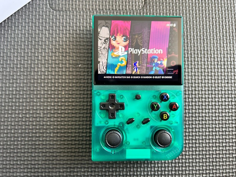 ANBERNIC RG35XX PRO (TRANSPARENT GREEN) 64GB GAME CARD KNULLI GLADIATOR 2) GXRG