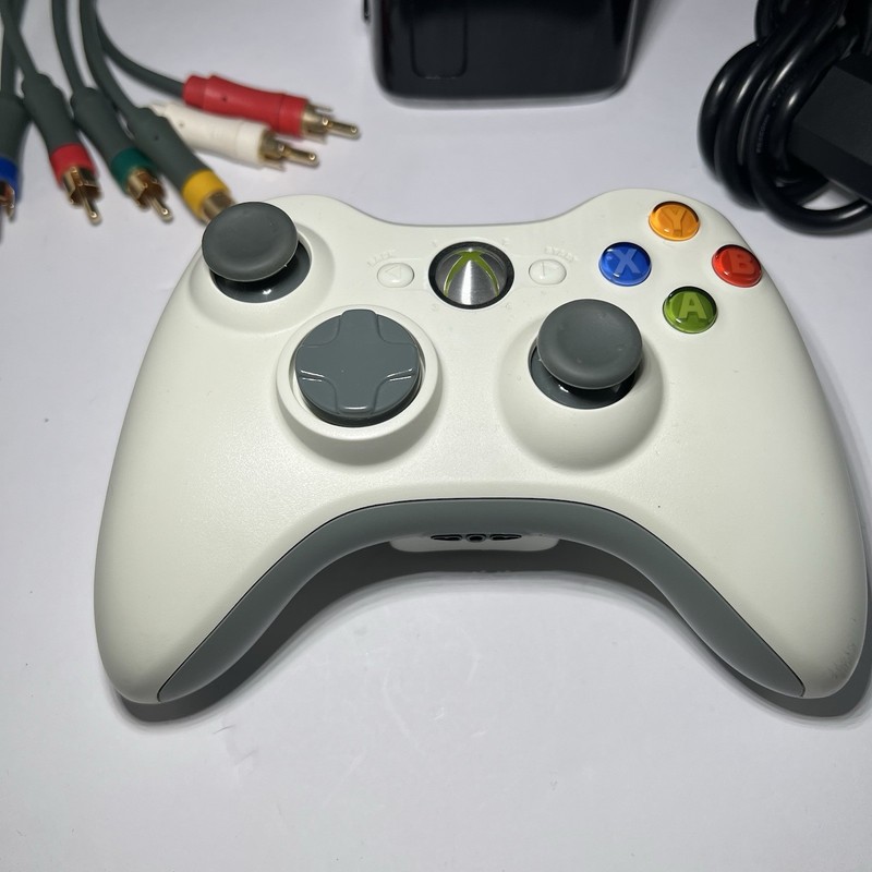 Microsoft Xbox 360 S Slim Console Bundle w/ Controller Power Cable HDMI gallery