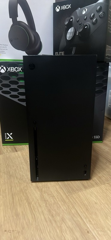 Xbox Series x 1TB With Elite Series 2 Controller, OG controller, And Headset