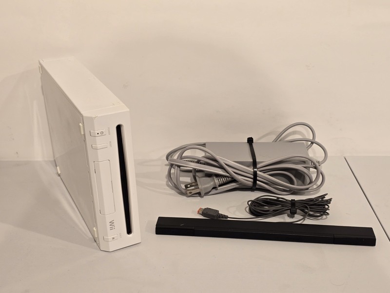 Nintendo Wii Console – White RVL-101 USA Fast Ship!