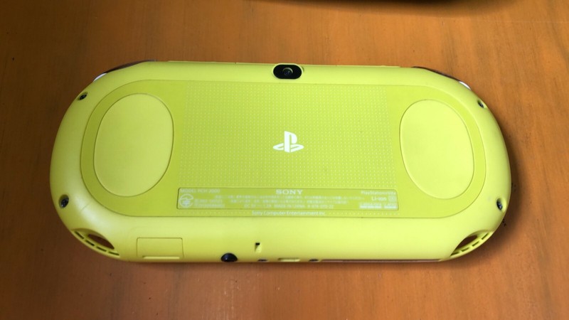 PlayStation PS Vita Wi-Fi Console Lime green / white PCH-2000ZA13 with pouch gallery