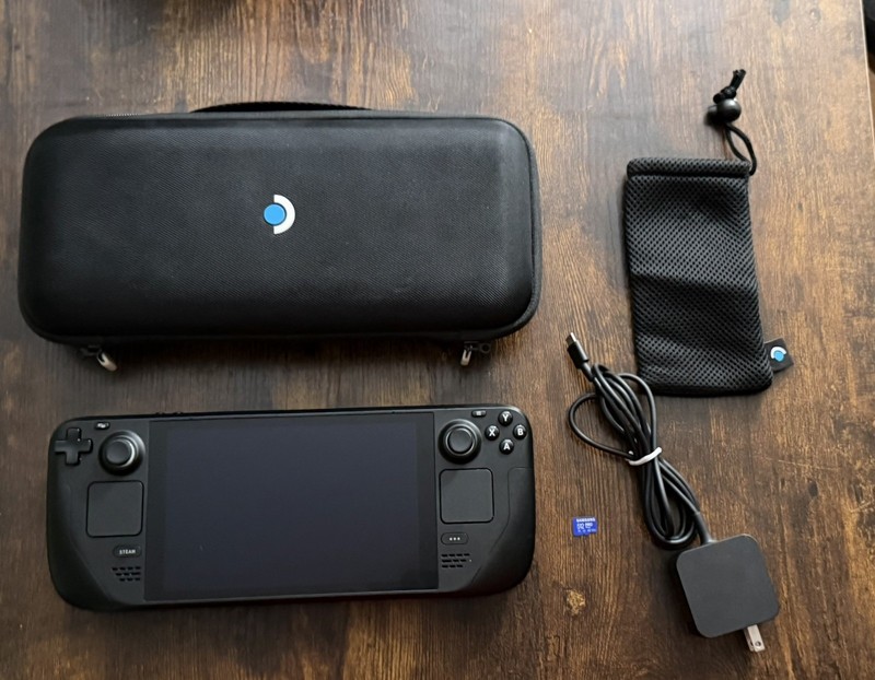 Valve Steam Deck LCD 512GB Anti Glare + 512GB SD card Carrying case and Charger