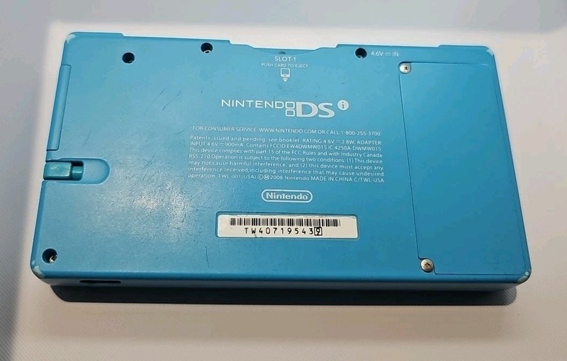 Nintendo DSi TWL-001 Light Blue gallery