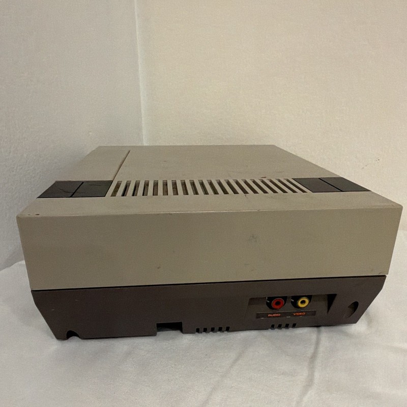 Nintendo Entertainment System NES-001 Gray Home Console w/ Composite RCA gallery