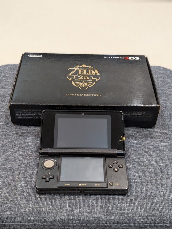 Nintendo 3DS The Legend of Zelda 25th Anniversary Limited Edition Like New