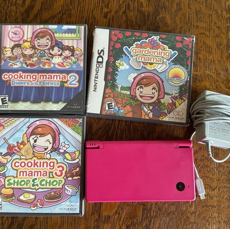 Hot Pink Nintendo DSi bundle (3 brand new ds games & customized case included)
