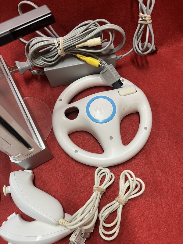 Nintendo RVL-101 Wii Video Game Console White Bundle gallery