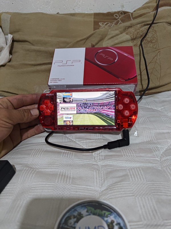 Sony PSP 3000 transparent red with 32 GB games USB-C adapter gallery