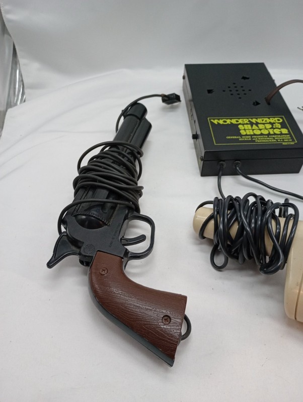 Vintage 1970s Wonder Wizard Bullseye Video 6 Game Console Untested No Power Cord gallery