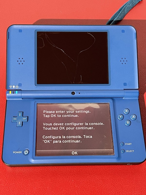 NINTENDO DSI XL BLUE FOR PARTS OR REPAIR NOT WORKING CRACKED SCREEN gallery