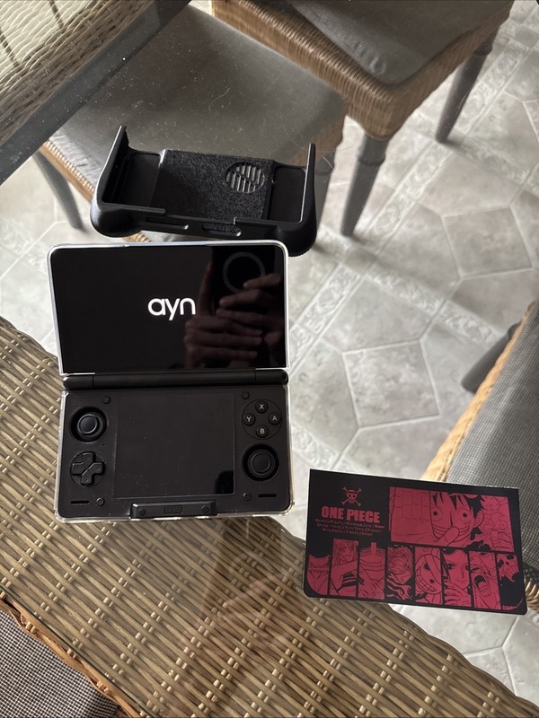 AYN Thor Pro Black 12GB + 256GB - Batch 2 - With Stickers, Clear Case, And Grip!