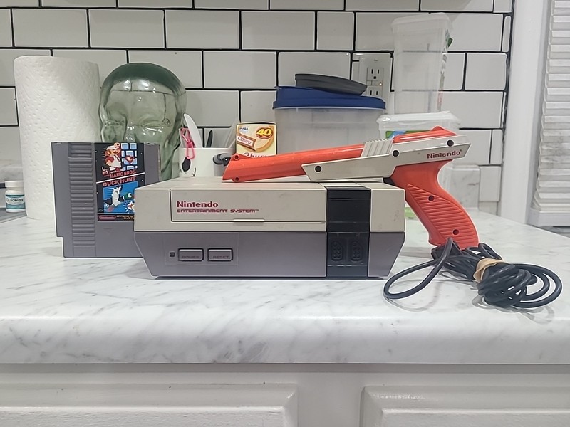 NINTENDO ENTERTAINMENT SYSTEM CONSOLE UNTESTED NES-001 OEM SUPER MARIO LIGHT GUN