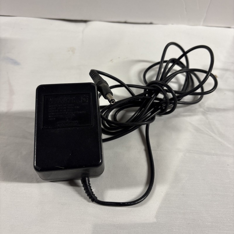 Vintage 1985 - NES Classic Model # NES - 001 Complete GameSystem Tested gallery